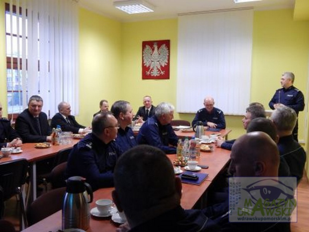 Odprawa drawskich policjantów w zmodernizowanej siedzibie