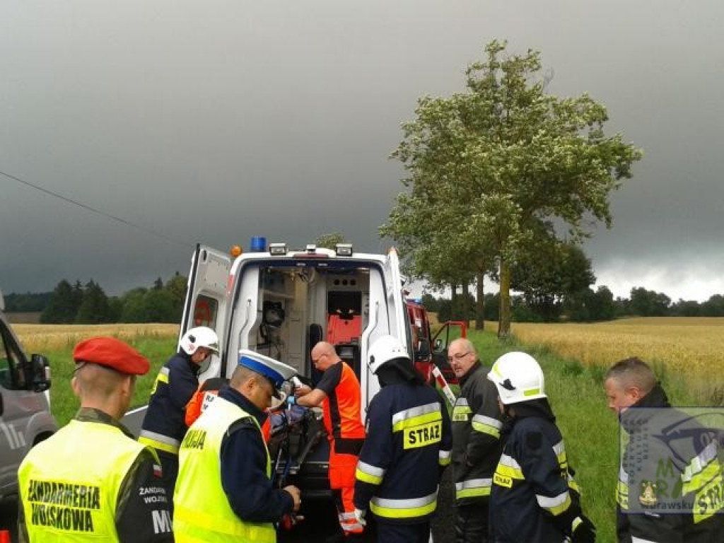 Potrącenie pieszego i wypadek na krajowej 20.