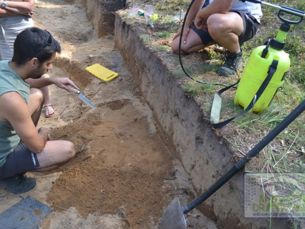 Wizyta na stanowisku archeologicznym Nowy Łowicz. (POLIGON DRAWSKI)