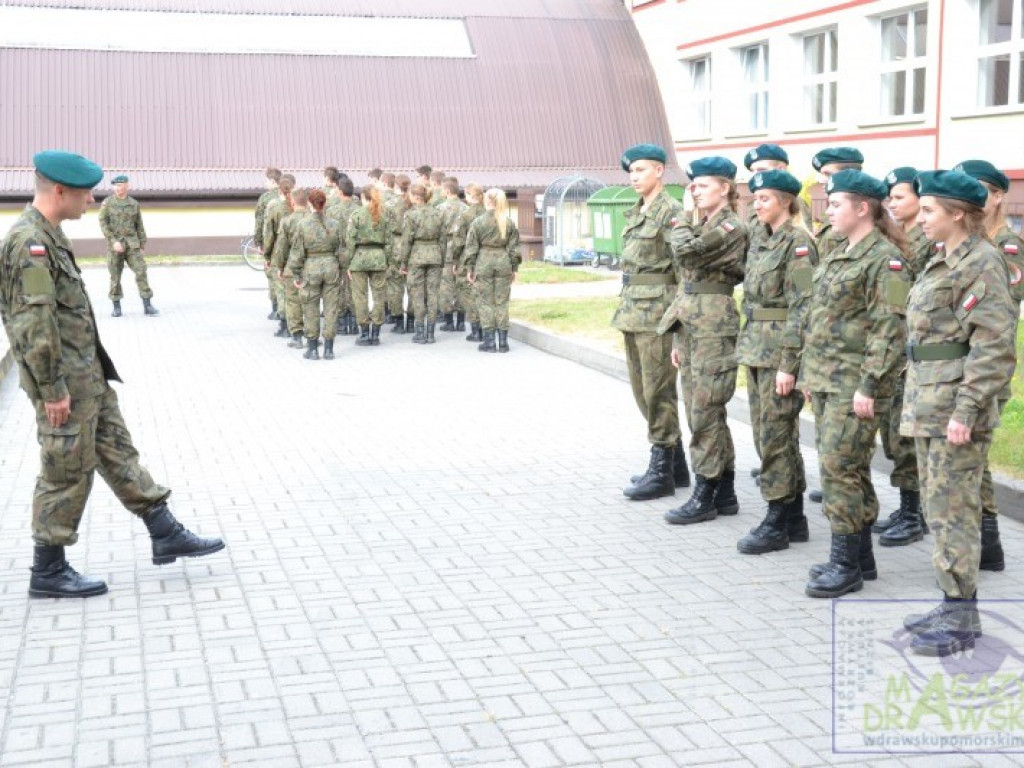 MUSZTRA UCZNIÓW LO ANDERSA W ZŁOCIEŃCU