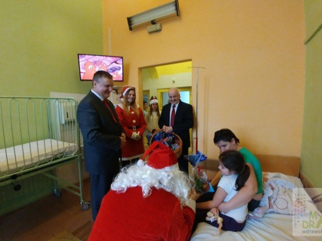 Zdrowy Mikołaj na oddziale