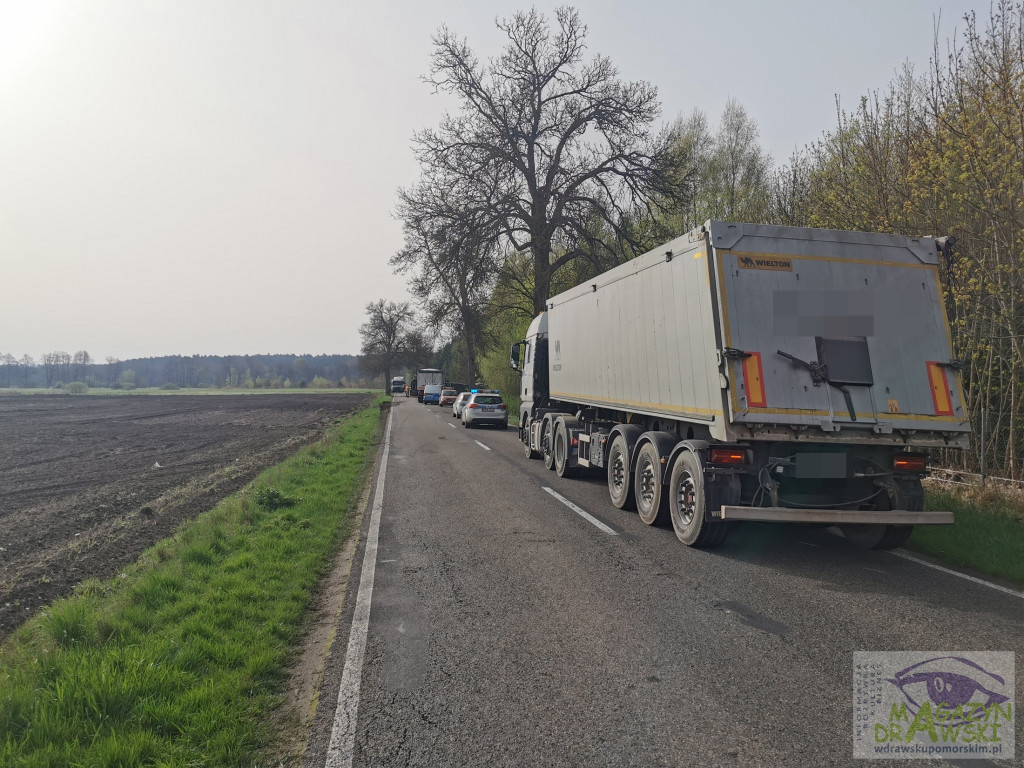 [DW 175] Wypadek ciężarówki z ładunkiem