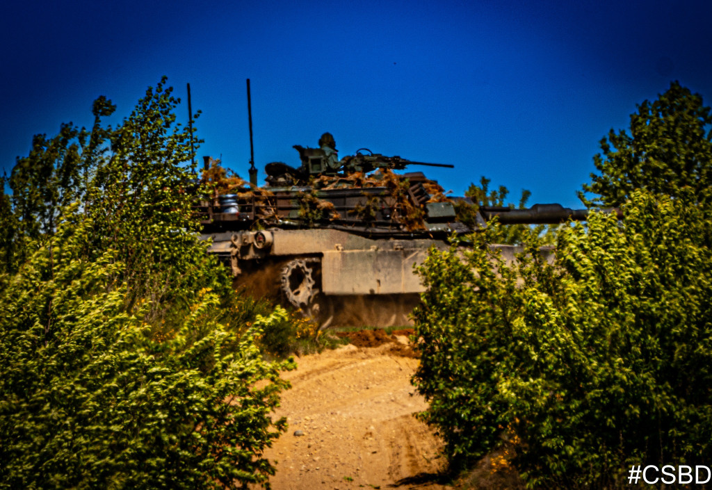Polski ABRAMS w natarciu