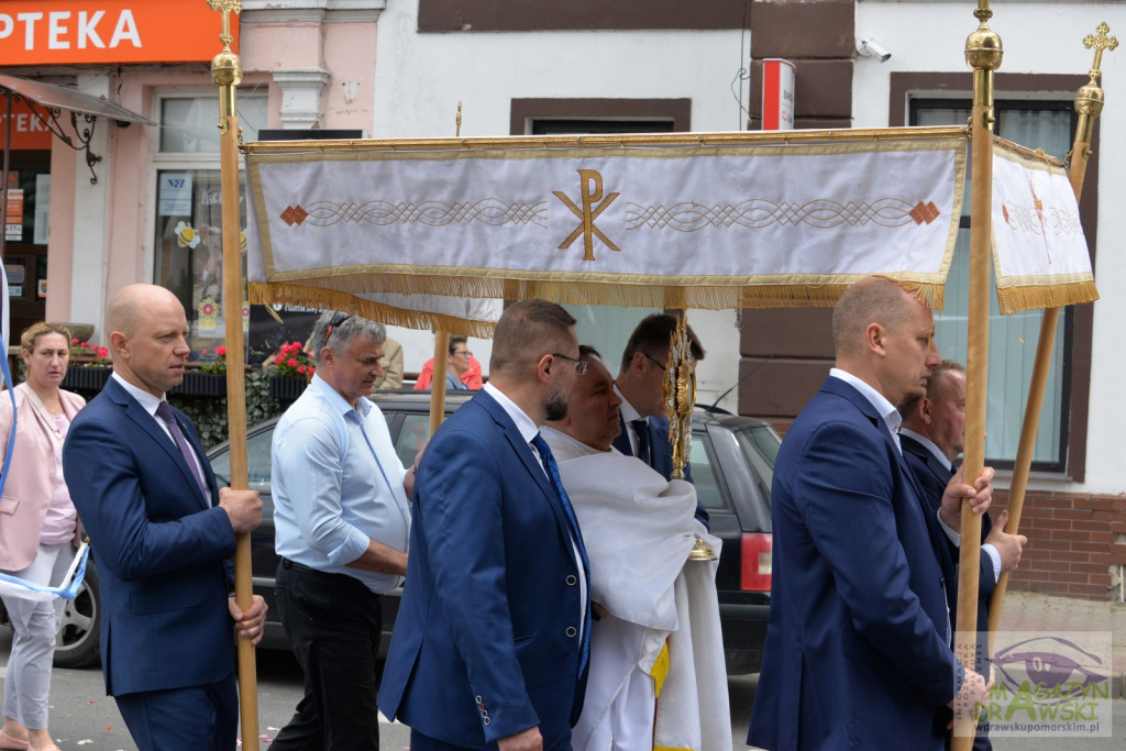 Chrystus Eucharystyczny przeszedł ulicami Drawska Pomorskiego