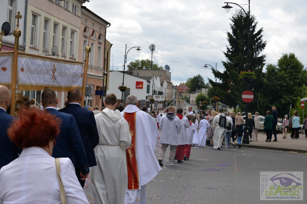 Chrystus Eucharystyczny przeszedł ulicami Drawska Pomorskiego