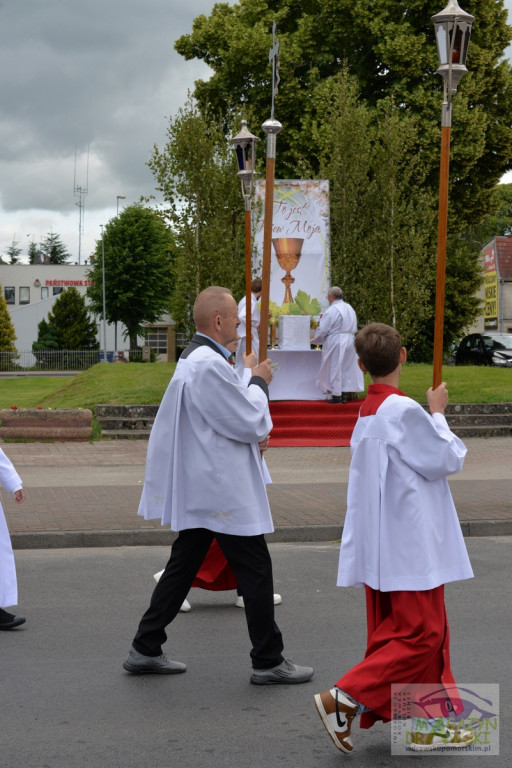 Chrystus Eucharystyczny przeszedł ulicami Drawska Pomorskiego