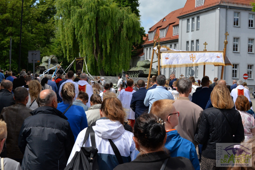Chrystus Eucharystyczny przeszedł ulicami Drawska Pomorskiego