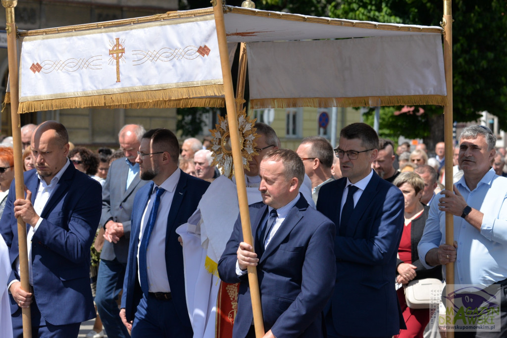 Chrystus Eucharystyczny przeszedł ulicami Drawska Pomorskiego