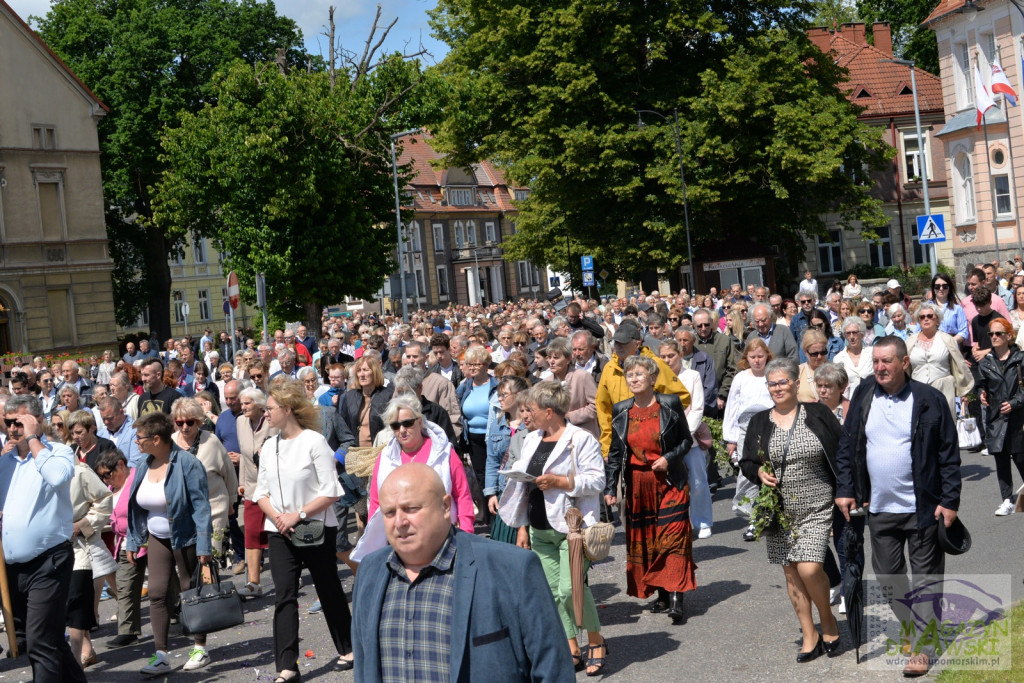 Chrystus Eucharystyczny przeszedł ulicami Drawska Pomorskiego