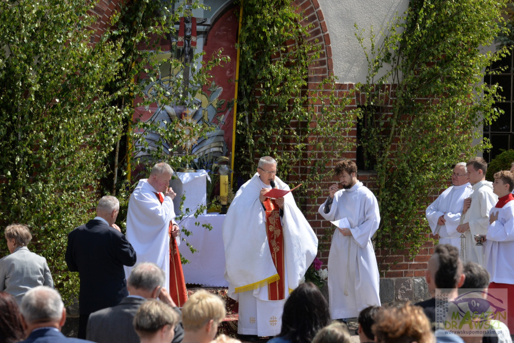 Chrystus Eucharystyczny przeszedł ulicami Drawska Pomorskiego