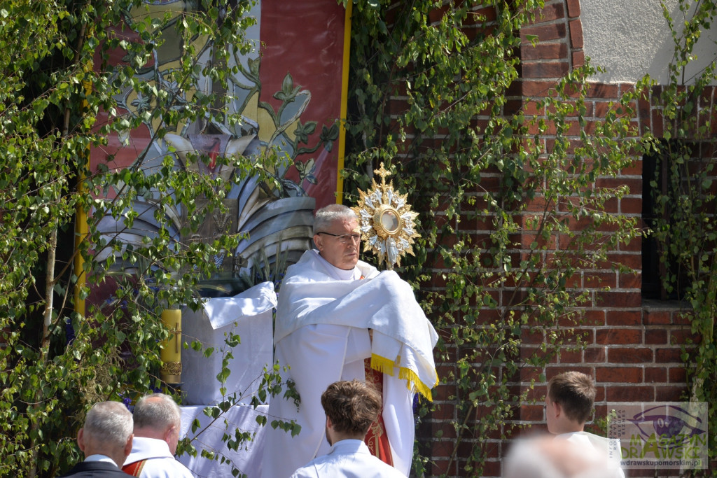 Chrystus Eucharystyczny przeszedł ulicami Drawska Pomorskiego