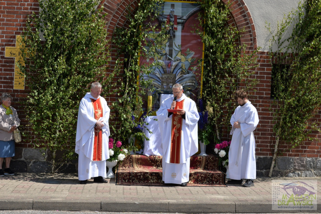 Chrystus Eucharystyczny przeszedł ulicami Drawska Pomorskiego