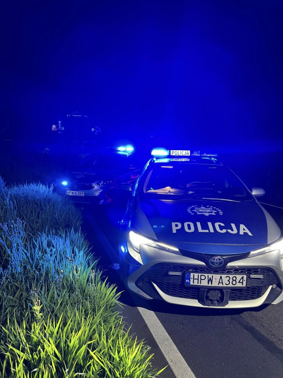 [DK 20] Czołowe zderzenie BMW z kombajnem rolniczym