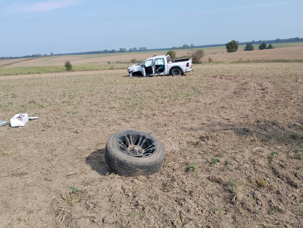 Zderzenie 3 pojazdów na DK 20