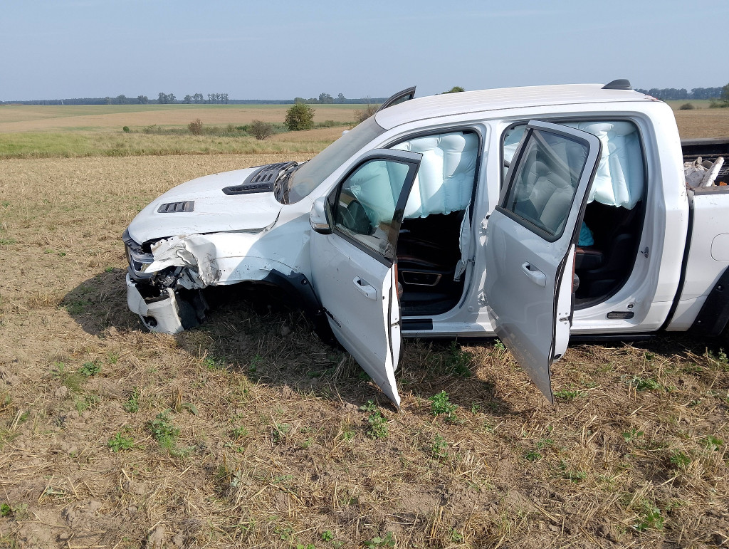 Zderzenie 3 pojazdów na DK 20