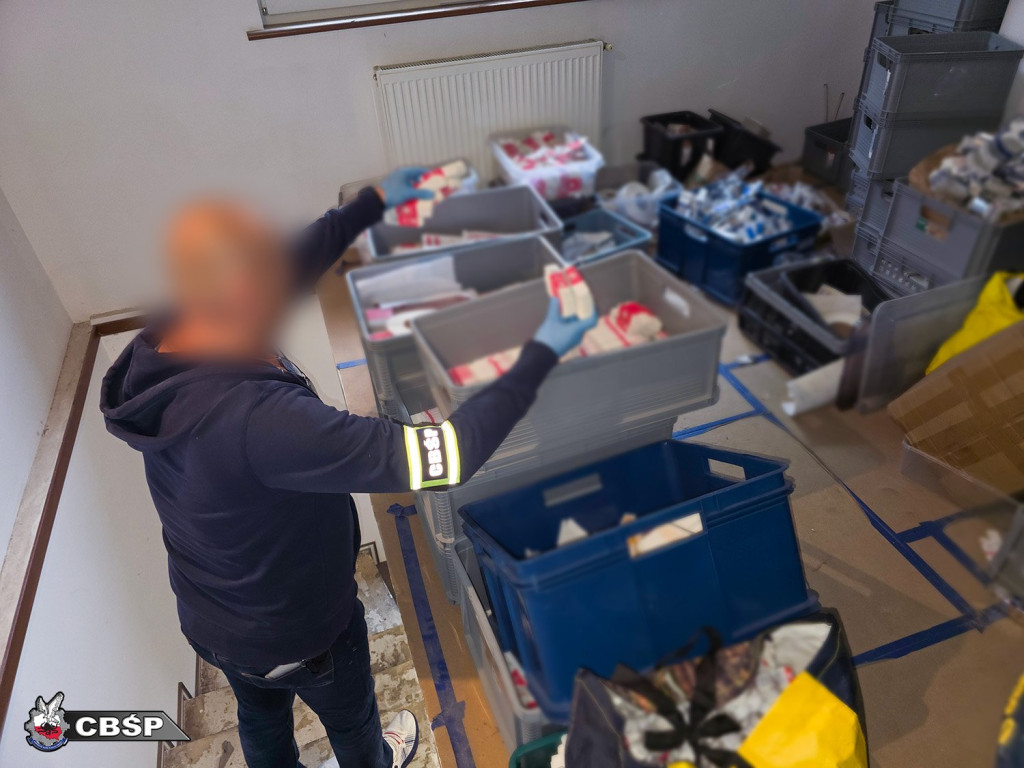 Nielegalna fabryka fałszywych leków