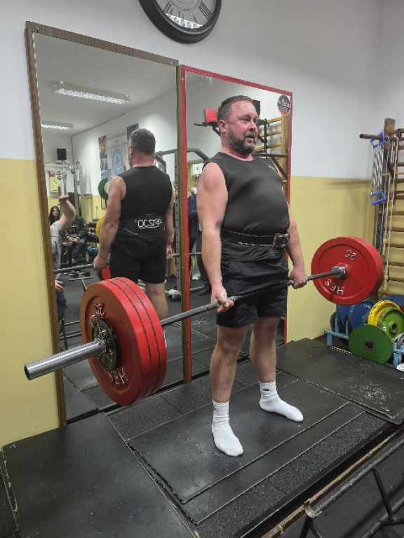 Mikołajkowe zmagania siłowe