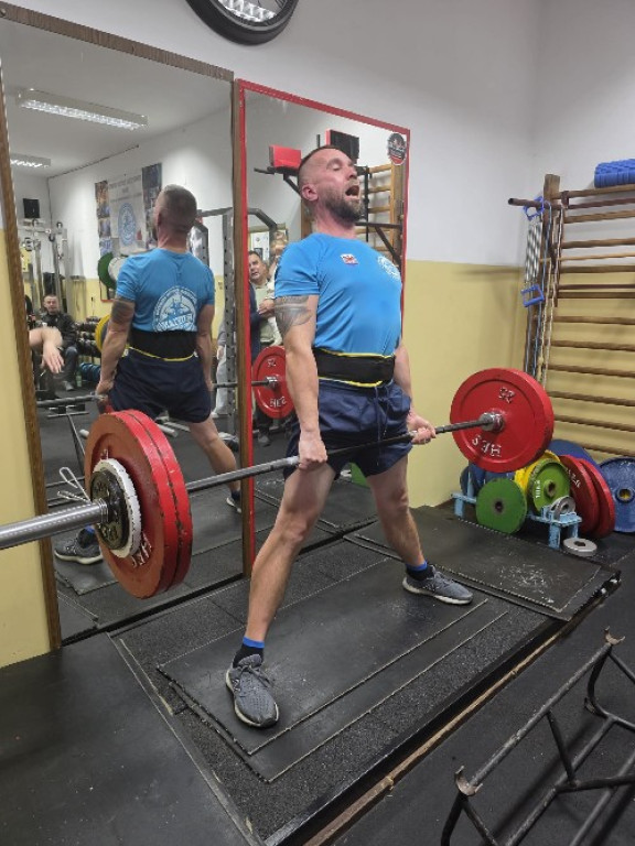 Mikołajkowe zmagania siłowe