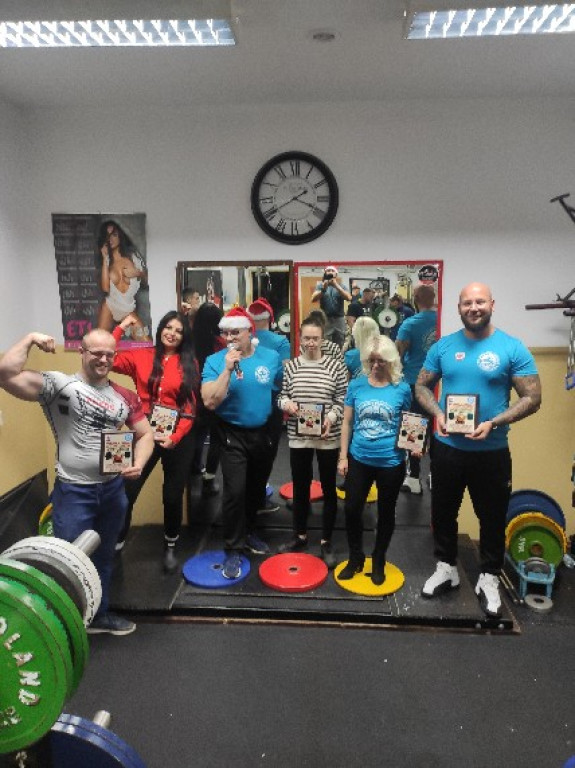 Mikołajkowe zmagania siłowe