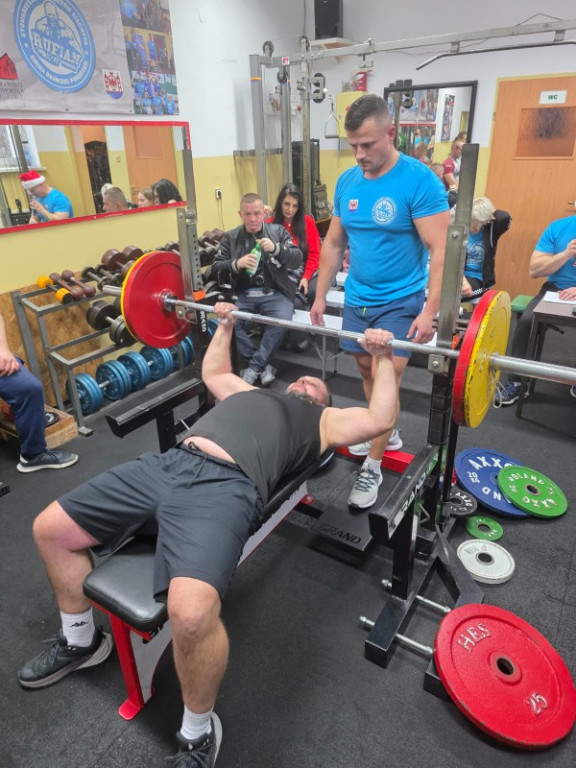 Mikołajkowe zmagania siłowe