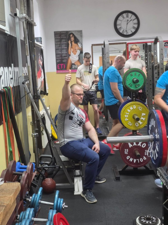 Mikołajkowe zmagania siłowe