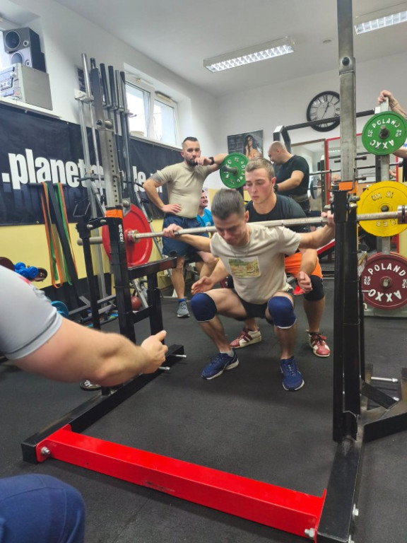 Mikołajkowe zmagania siłowe