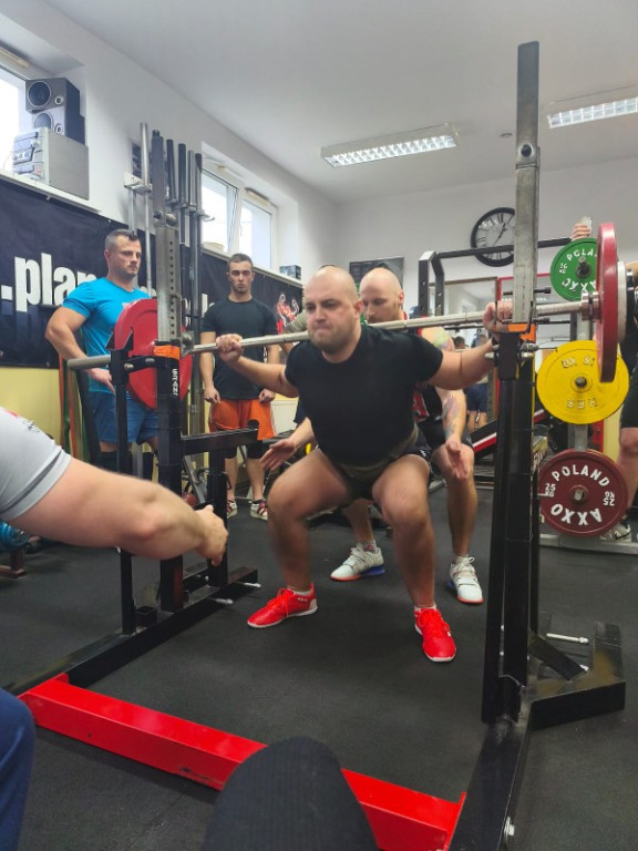 Mikołajkowe zmagania siłowe