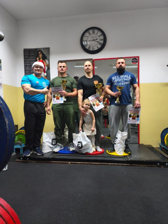 Mikołajkowe zmagania siłowe