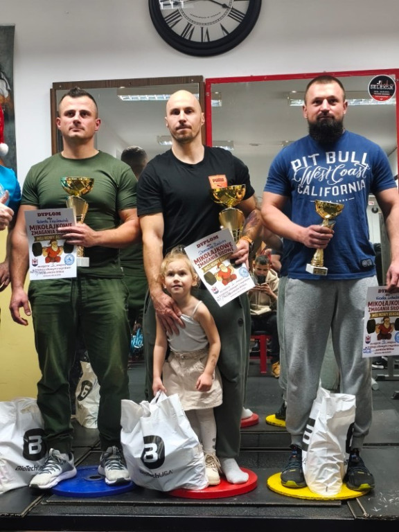 Mikołajkowe zmagania siłowe