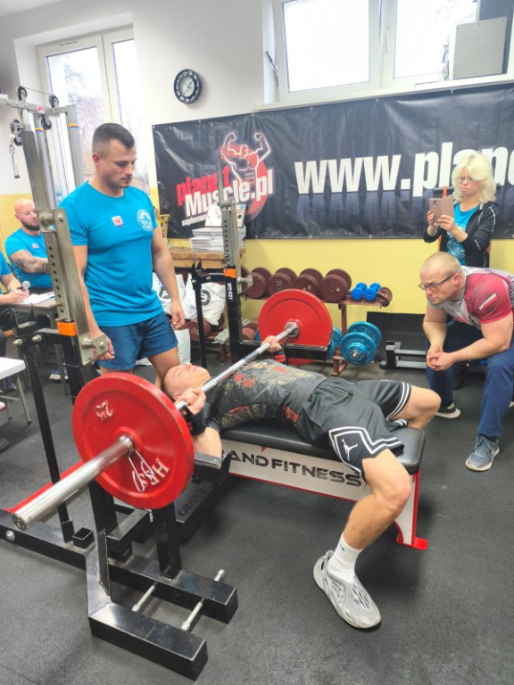 Mikołajkowe zmagania siłowe