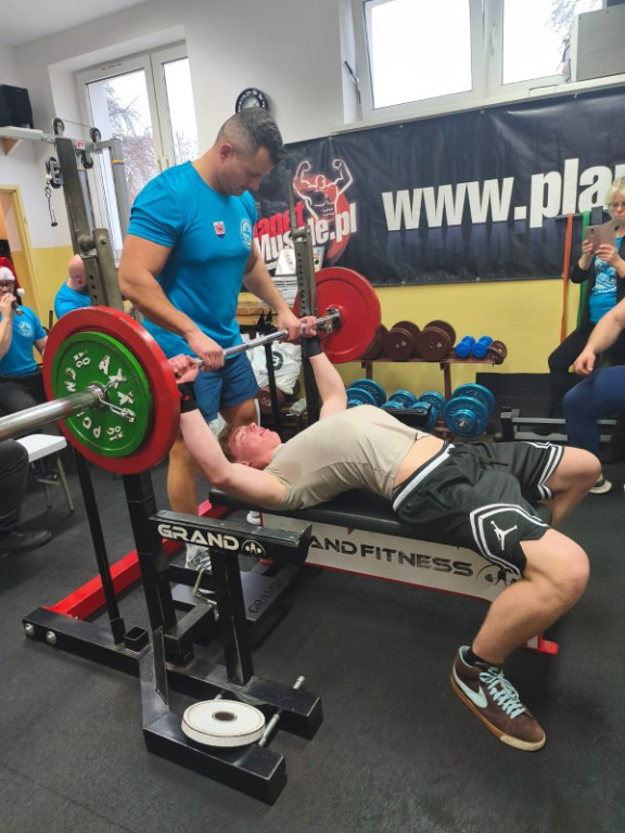 Mikołajkowe zmagania siłowe