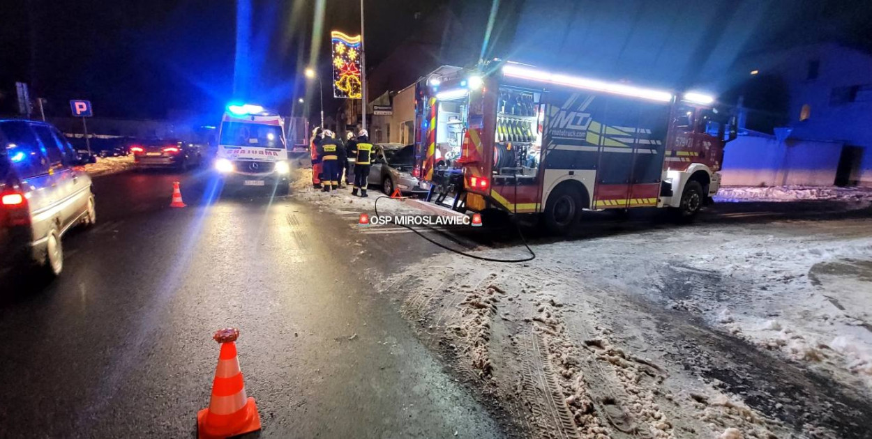 [DK 10] Tir wbił się w osobówkę