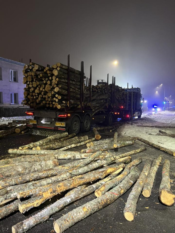 [DK 20] Drewno na drodze