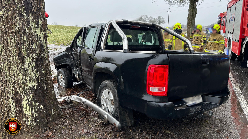 [DK 22] Pojazdem w drzewo