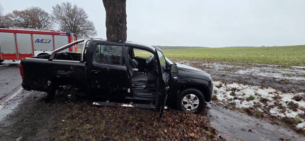 [DK 22] Pojazdem w drzewo