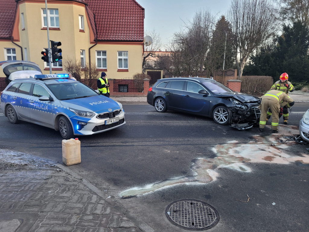 [DK 20] Zderzenie 3 pojazdów