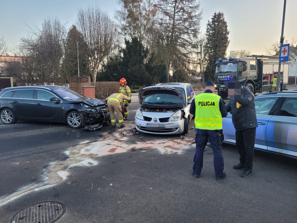 [DK 20] Zderzenie 3 pojazdów