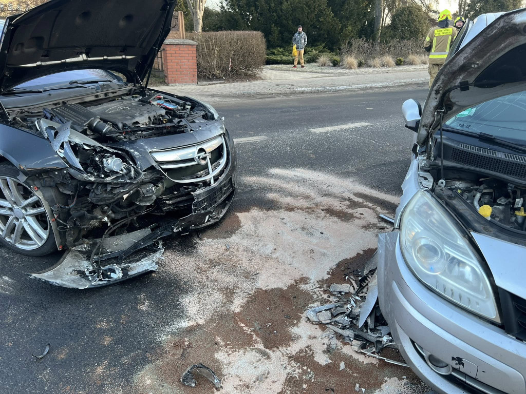 [DK 20] Zderzenie 3 pojazdów