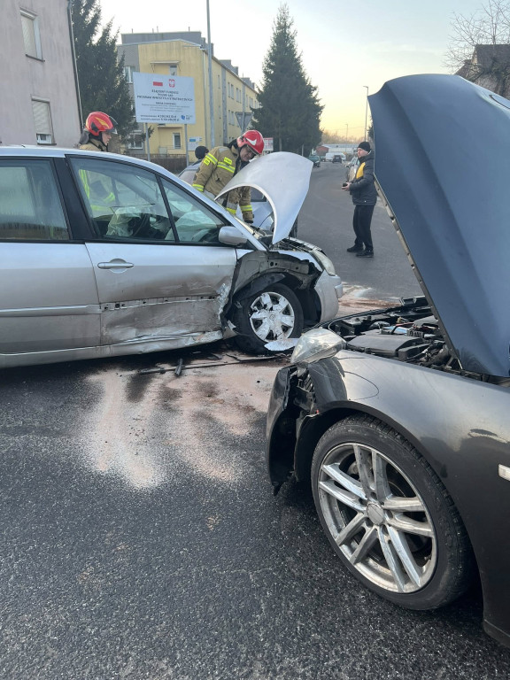 [DK 20] Zderzenie 3 pojazdów