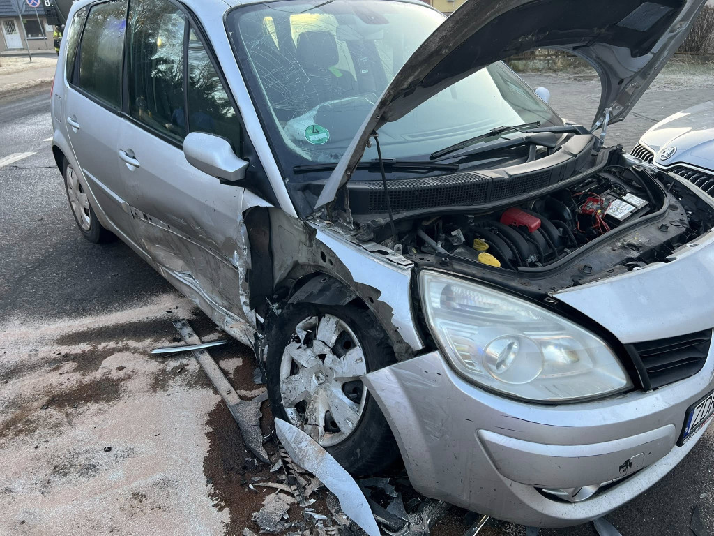 [DK 20] Zderzenie 3 pojazdów