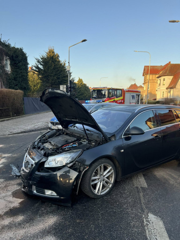 [DK 20] Zderzenie 3 pojazdów