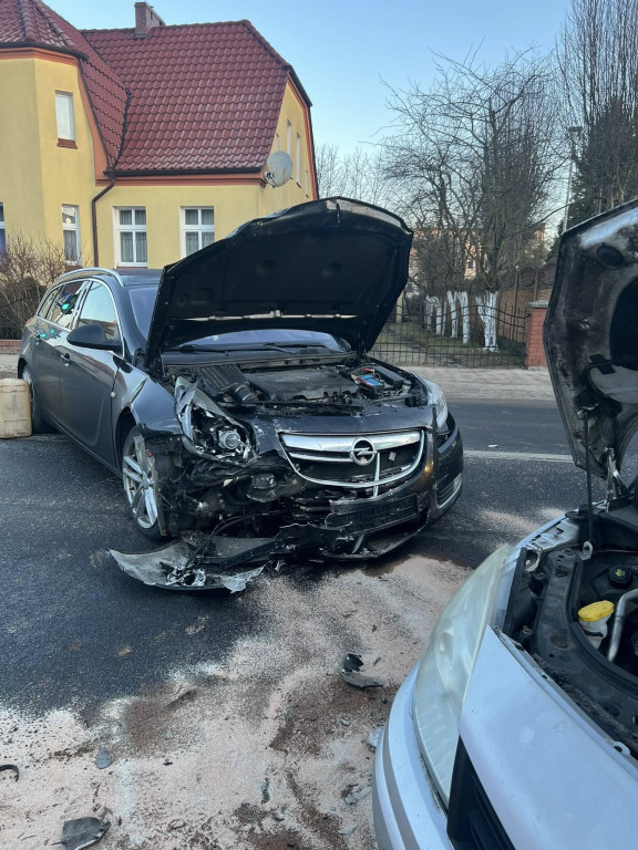 [DK 20] Zderzenie 3 pojazdów