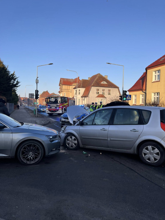 [DK 20] Zderzenie 3 pojazdów