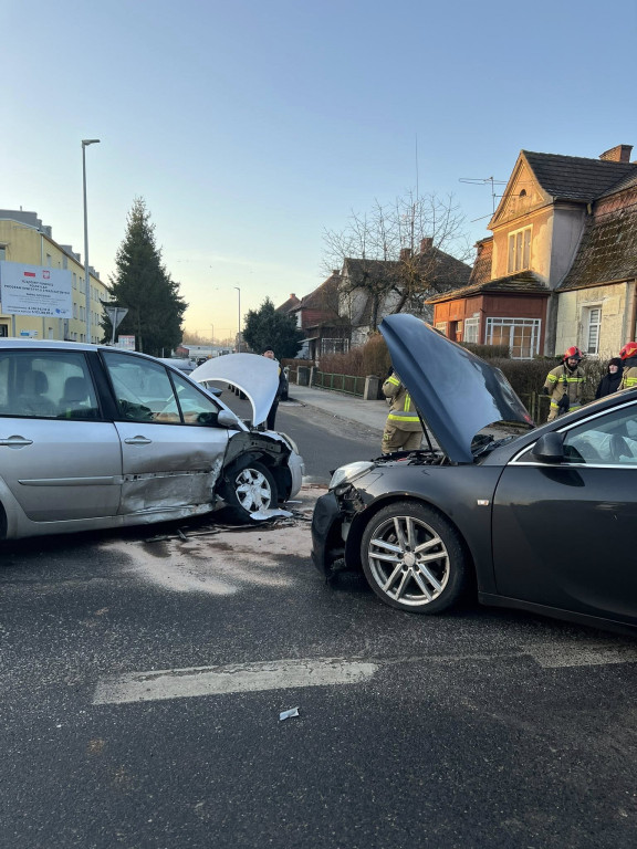 [DK 20] Zderzenie 3 pojazdów