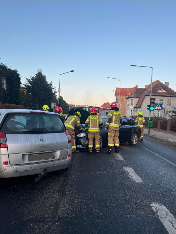 [DK 20] Zderzenie 3 pojazdów