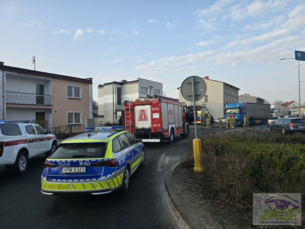 [DK 20] Osobówką w TIRa