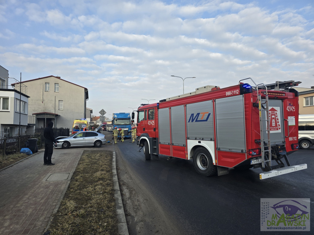 [DK 20] Osobówką w TIRa