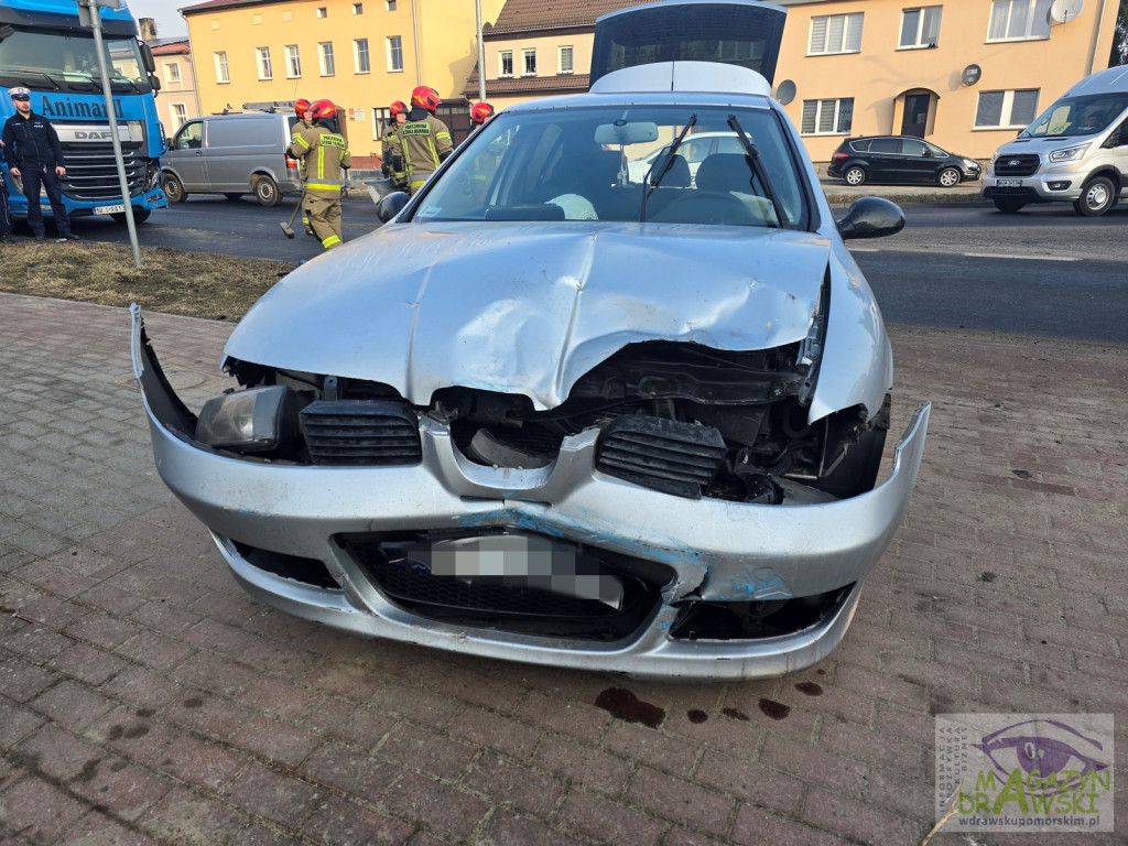 [DK 20] Osobówką w TIRa