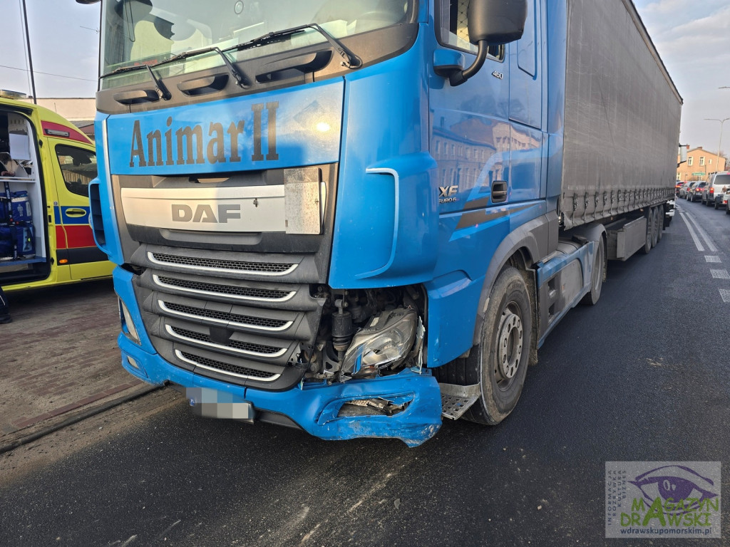 [DK 20] Osobówką w TIRa