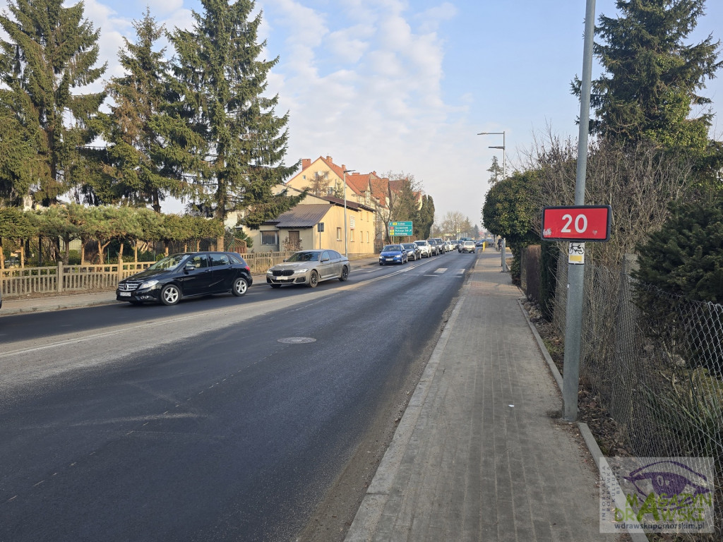 [DK 20] Osobówką w TIRa